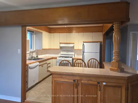 50 Farmingdale Crescent Barrie ON L4M 5E5