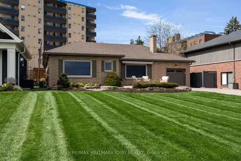 68 Kempenfelt Drive Barrie ON L4M 1C1