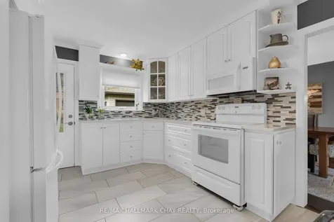 68 Kempenfelt Drive Barrie ON L4M 1C1
