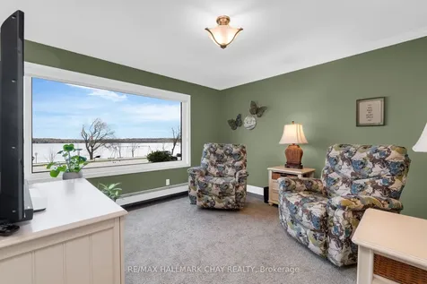 68 Kempenfelt Drive Barrie ON L4M 1C1