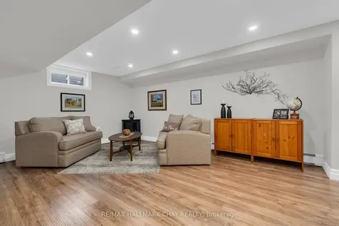 68 Kempenfelt Drive Barrie ON L4M 1C1