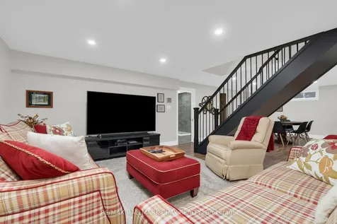 68 Kempenfelt Drive Barrie ON L4M 1C1