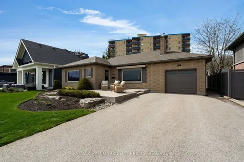 68 Kempenfelt Drive Barrie ON L4M 1C1