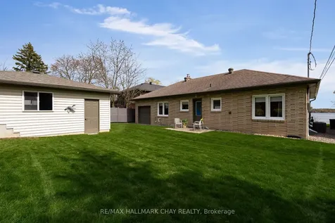 68 Kempenfelt Drive Barrie ON L4M 1C1