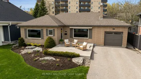 68 Kempenfelt Drive Barrie ON L4M 1C1