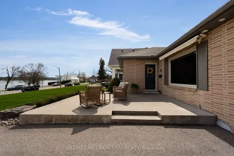 68 Kempenfelt Drive Barrie ON L4M 1C1
