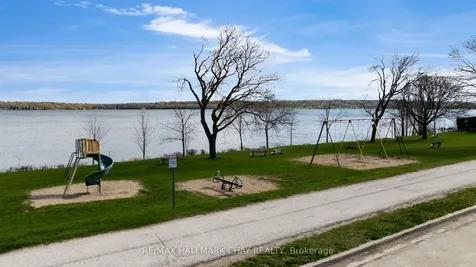 68 Kempenfelt Drive Barrie ON L4M 1C1