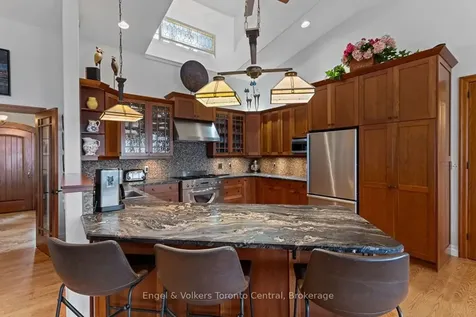 19 Georgian Manor Drive Collingwood ON L9Y 3Z1