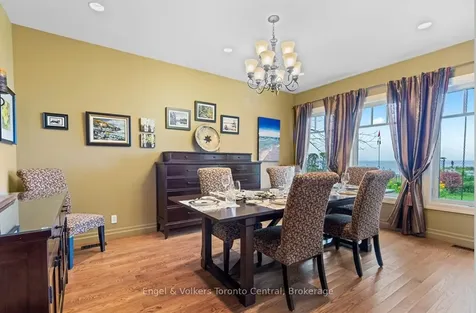 19 Georgian Manor Drive Collingwood ON L9Y 3Z1