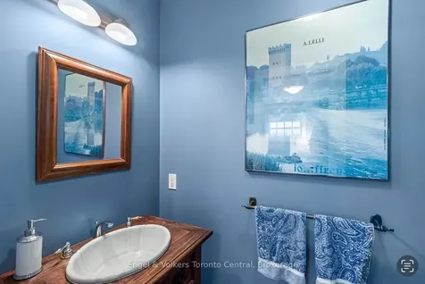 19 Georgian Manor Drive Collingwood ON L9Y 3Z1