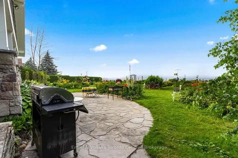 19 Georgian Manor Drive Collingwood ON L9Y 3Z1