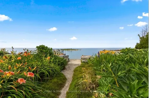 19 Georgian Manor Drive Collingwood ON L9Y 3Z1