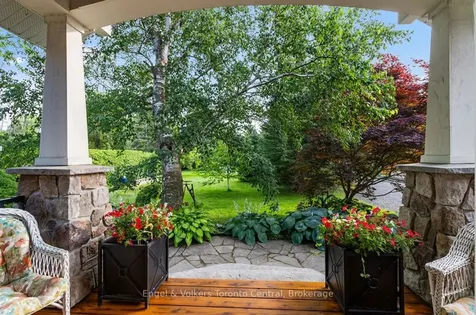 19 Georgian Manor Drive Collingwood ON L9Y 3Z1