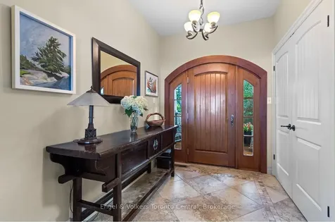19 Georgian Manor Drive Collingwood ON L9Y 3Z1