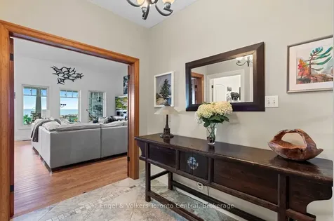 19 Georgian Manor Drive Collingwood ON L9Y 3Z1