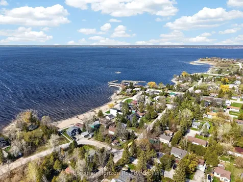 26 Waterside Drive Tay ON L0K 1R0