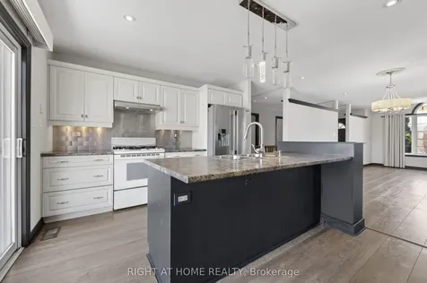 61 Seline Crescent Barrie ON L4N 5V6