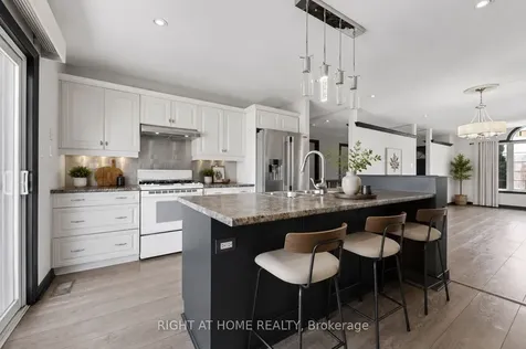 61 Seline Crescent Barrie ON L4N 5V6