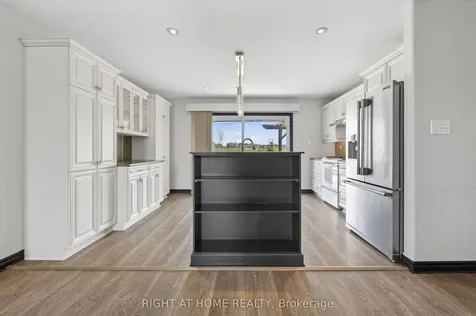 61 Seline Crescent Barrie ON L4N 5V6