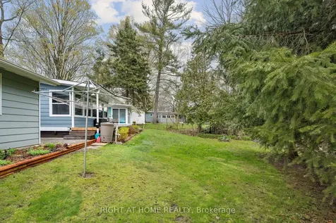 1 Allen Drive S Wasaga Beach ON L9Z 1K5