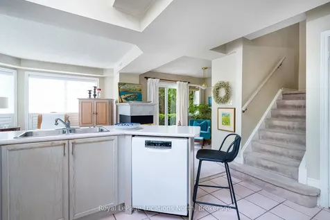 166 Fairway Crescent Collingwood ON L9Y 5B4