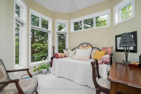 166 Fairway Crescent Collingwood ON L9Y 5B4