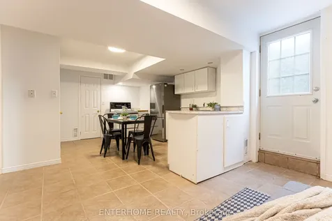 127 Birchwood Drive Barrie ON L4M 6X3