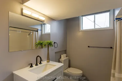 127 Birchwood Drive Barrie ON L4M 6X3