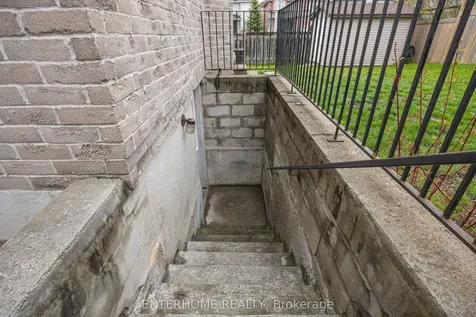 127 Birchwood Drive Barrie ON L4M 6X3