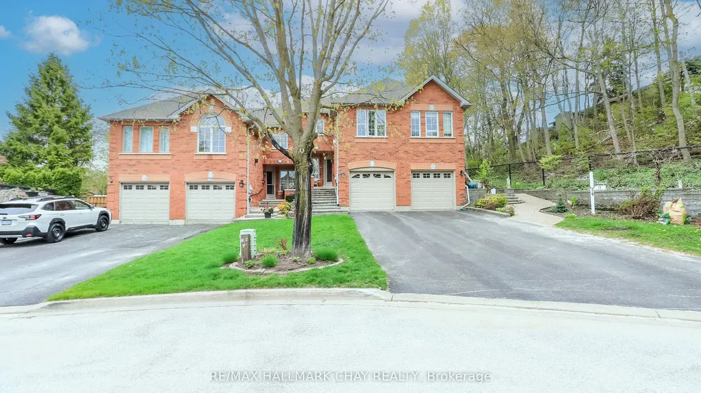 13 Bailey Court Barrie ON L4N 8N1