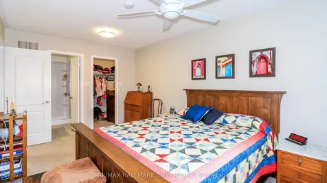 13 Bailey Court Barrie ON L4N 8N1