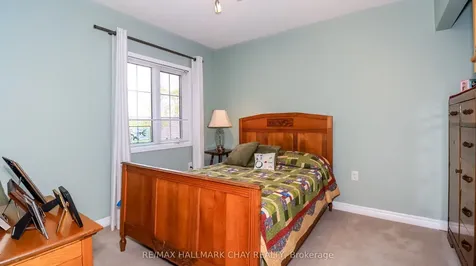 13 Bailey Court Barrie ON L4N 8N1