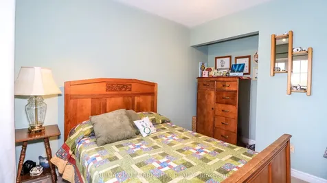 13 Bailey Court Barrie ON L4N 8N1