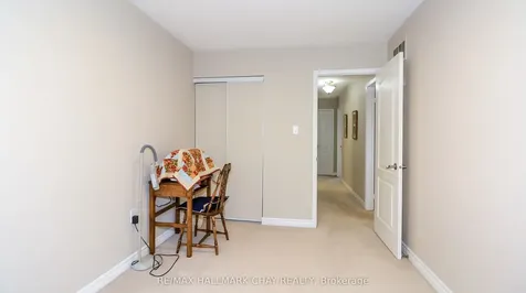 13 Bailey Court Barrie ON L4N 8N1