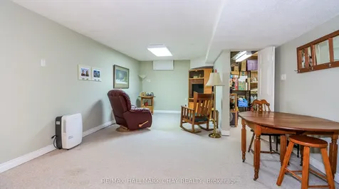 13 Bailey Court Barrie ON L4N 8N1