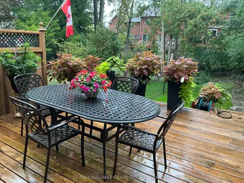13 Bailey Court Barrie ON L4N 8N1