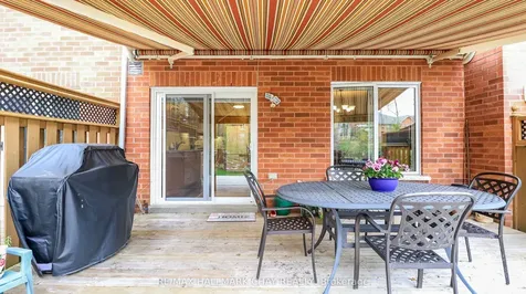 13 Bailey Court Barrie ON L4N 8N1