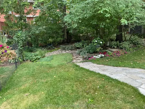 13 Bailey Court Barrie ON L4N 8N1