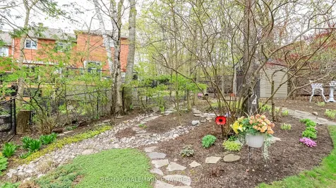 13 Bailey Court Barrie ON L4N 8N1