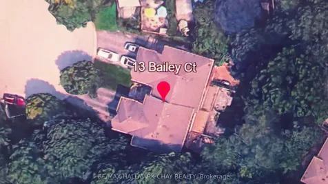 13 Bailey Court Barrie ON L4N 8N1