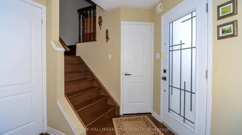 13 Bailey Court Barrie ON L4N 8N1