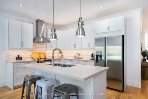 86 Marilyn Avenue S Wasaga Beach ON L9Z 2Y1