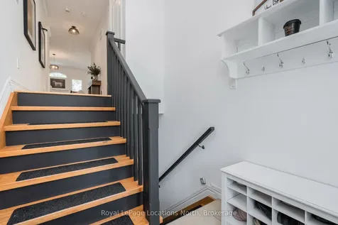 86 Marilyn Avenue S Wasaga Beach ON L9Z 2Y1