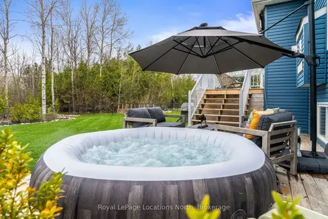 86 Marilyn Avenue S Wasaga Beach ON L9Z 2Y1