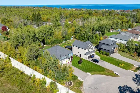 86 Marilyn Avenue S Wasaga Beach ON L9Z 2Y1
