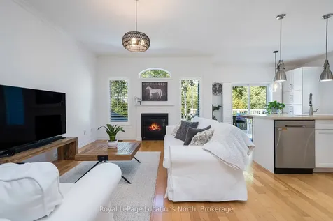 86 Marilyn Avenue S Wasaga Beach ON L9Z 2Y1