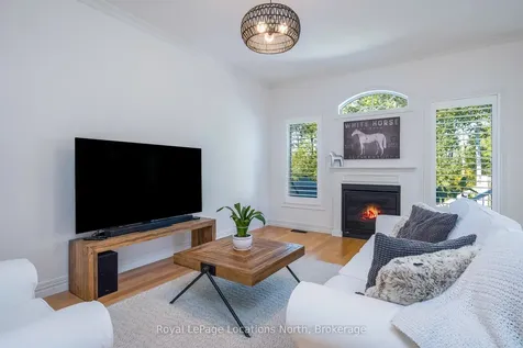 86 Marilyn Avenue S Wasaga Beach ON L9Z 2Y1