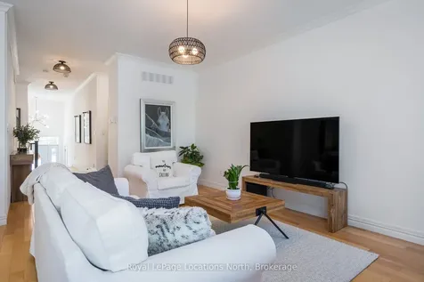 86 Marilyn Avenue S Wasaga Beach ON L9Z 2Y1