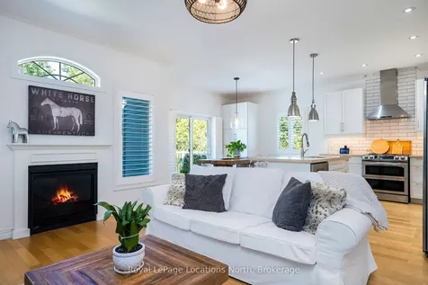 86 Marilyn Avenue S Wasaga Beach ON L9Z 2Y1