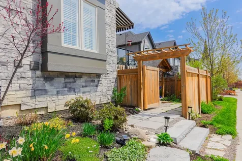 2 Forest Heights Crescent Orillia ON L3V 8J6